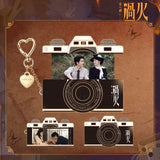 [In Stock] Overdo (2026) x iQIYI Official Merch - Zhang Linghe (Murong Qing Yi) & Wang Churan (Ren Susu) Camera Keychain